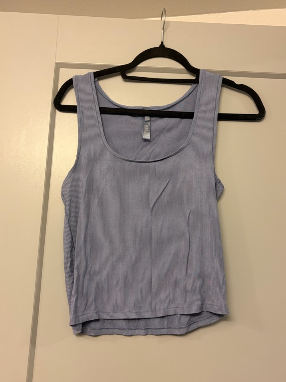 SKIMS Ribbed Tank - Picture 2 of 5